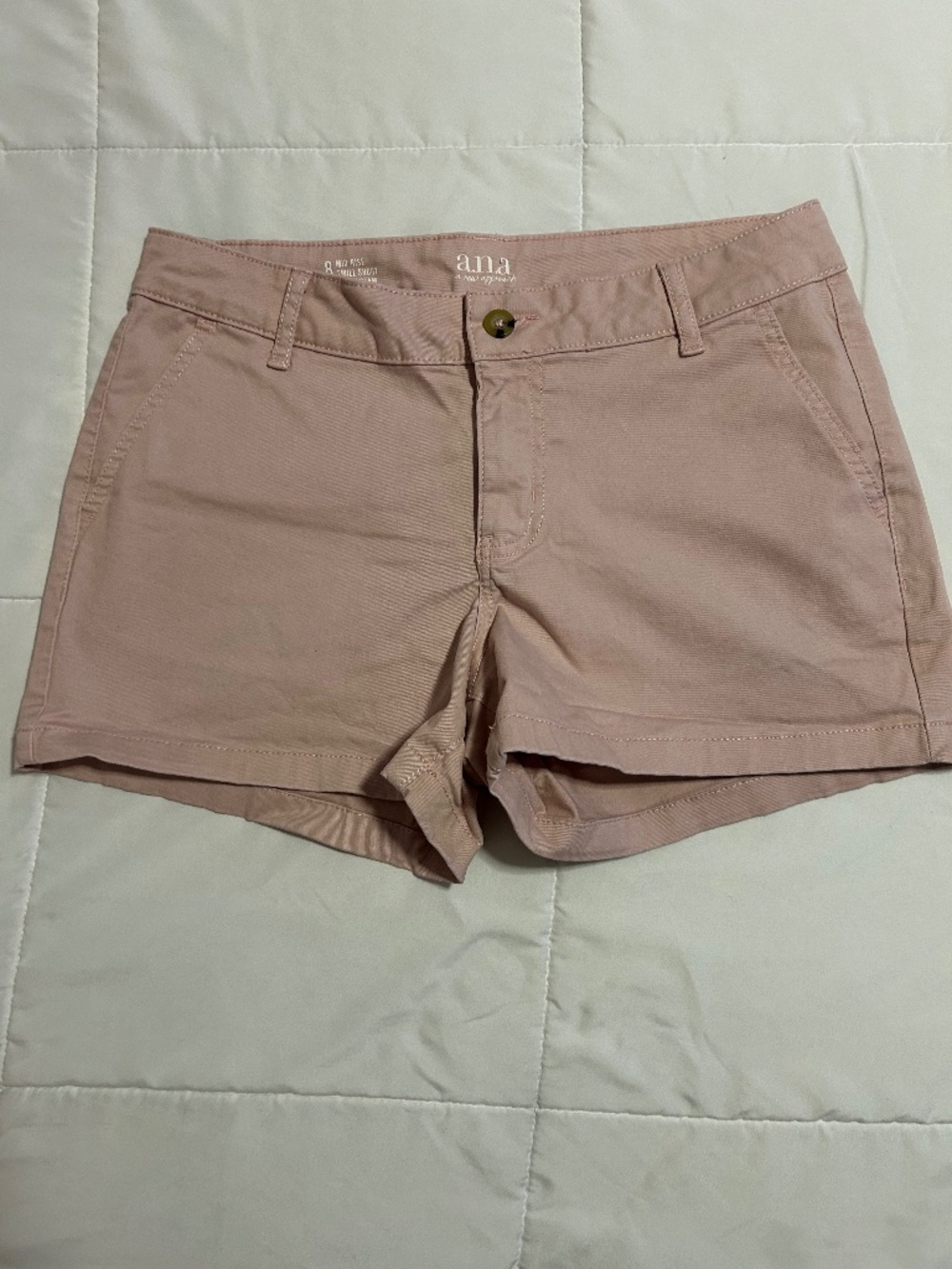 Woman’s a.n.a. shorts